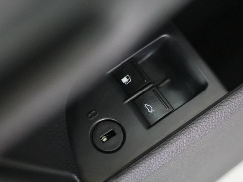 Used 2010 Volkswagen Jetta Limited Edition FWD image 35