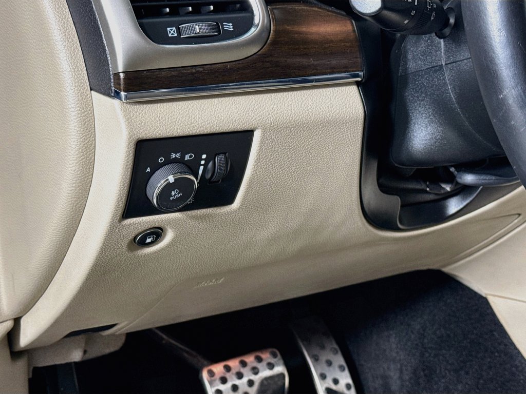 Used 2014 Jeep Grand Cherokee Limited RWD image 10