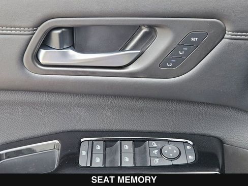 New 2026 Nissan Pathfinder Platinum FWD image 15