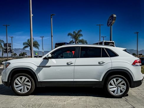 Used 2022 Volkswagen Atlas Cross Sport SE AWD/4WD image 2