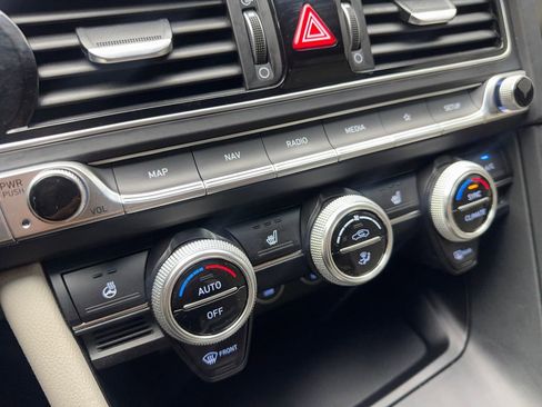 Used 2023 Genesis G70 2.0T AWD/4WD image 67