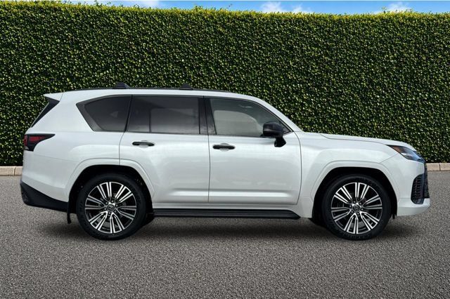New 2026 Lexus LX 600 4WD w/ Appearance Package image 4