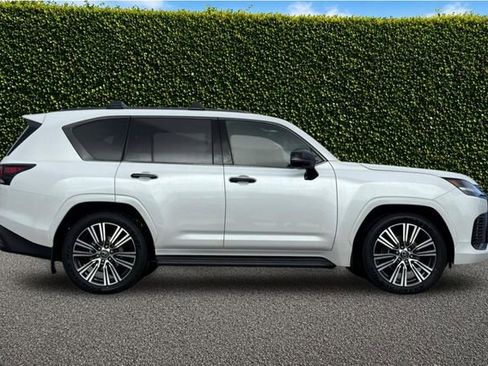 New 2026 Lexus LX 600 4WD w/ Luxury Package image 4