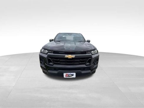 Used 2023 Chevrolet Colorado LT w/ LT Convenience Package II AWD/4WD image 3