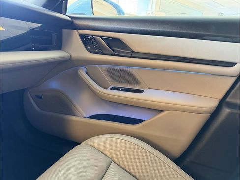 Used 2023 Porsche Taycan 4S image 15