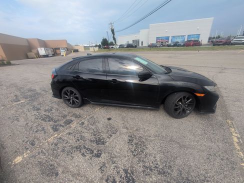 Used 2018 Honda Civic Sport image 18