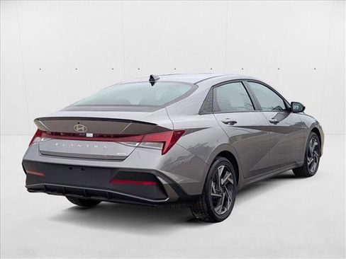 New 2025 Hyundai Elantra SEL w/ Cargo Package image 2