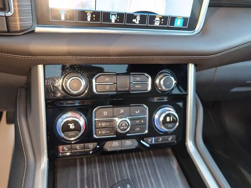 Used 2021 GMC Yukon Denali w/ Denali Ultimate Package AWD/4WD image 33