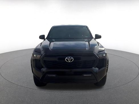 Used 2025 Toyota Tacoma TRD Off-Road AWD/4WD image 4
