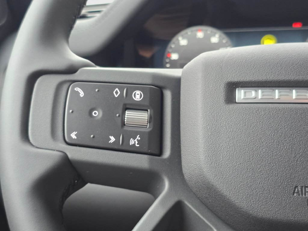 New 2026 Land Rover Defender 110 X-Dynamic SE AWD/4WD image 17