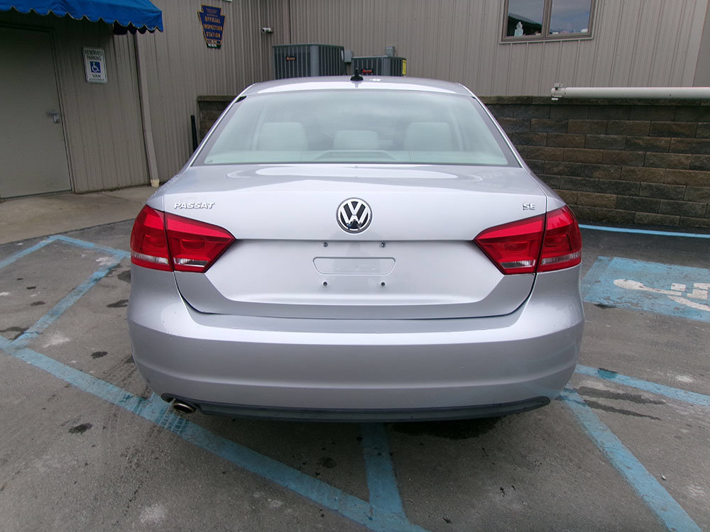 Used 2013 Volkswagen Passat 2.5 SE FWD image 4