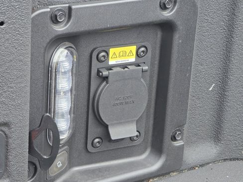 Used 2024 Ford Maverick Lariat w/ FX4 Off-Road Package image 13