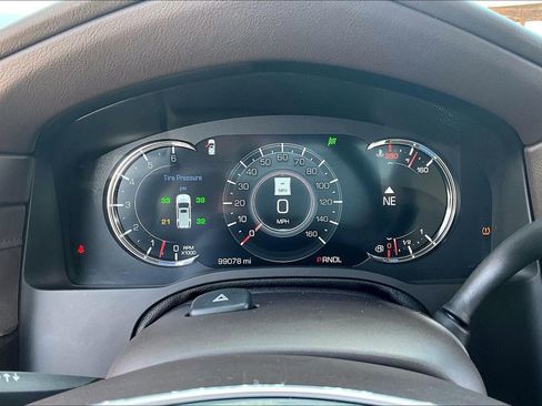 Used 2017 Cadillac Escalade Premium Luxury w/ LPO, Radiant Package image 13