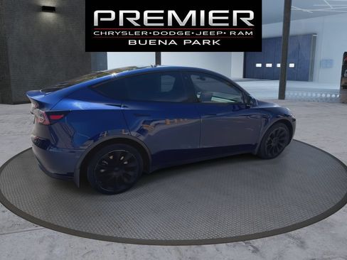 Used 2021 Tesla Model Y Long Range AWD/4WD image 8