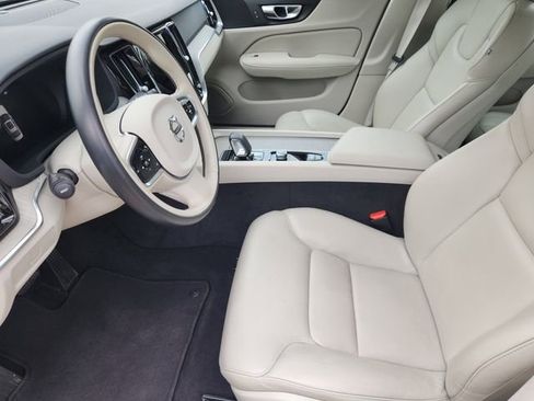 Used 2024 Volvo S60 B5 Plus FWD image 9