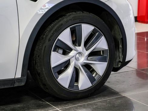 Used 2021 Tesla Model Y Long Range image 50