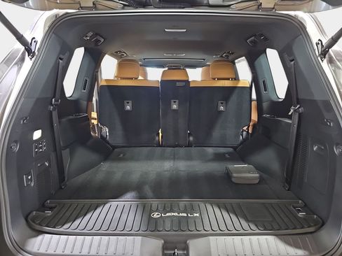 Certified 2024 Lexus LX 600 4WD w/ Luxury Package image 12