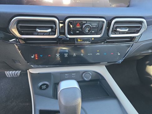 New 2026 Nissan Sentra SL w/ Floor Mat Package image 29