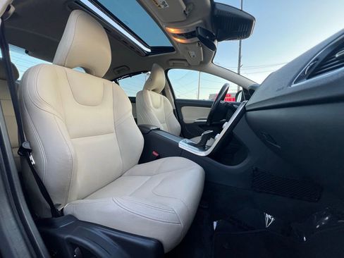 Used 2018 Volvo S60 T5 Inscription Platinum w/ Climate Package image 30