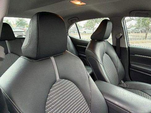 Used 2023 Toyota Camry SE image 40