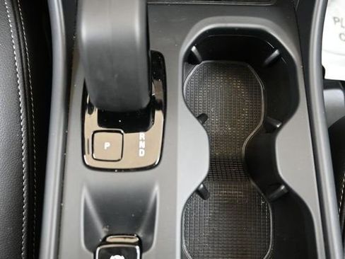 Certified 2025 Volvo XC40 B5 Core image 34