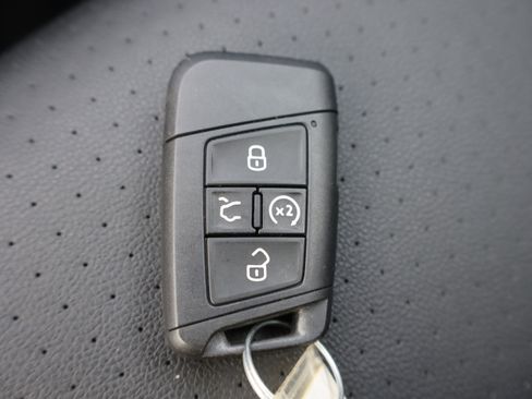 Used 2023 Volkswagen Atlas Cross Sport SE FWD image 28