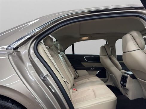 Used 2020 Lincoln Continental Reserve image 19