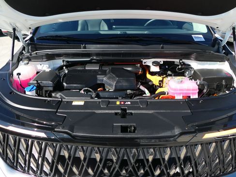 Used 2026 Kia Carnival EX image 28