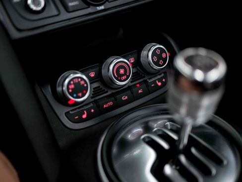 Used 2011 Audi R8 V10 AWD/4WD image 57