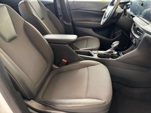Used 2025 Buick Encore GX Preferred FWD image 31