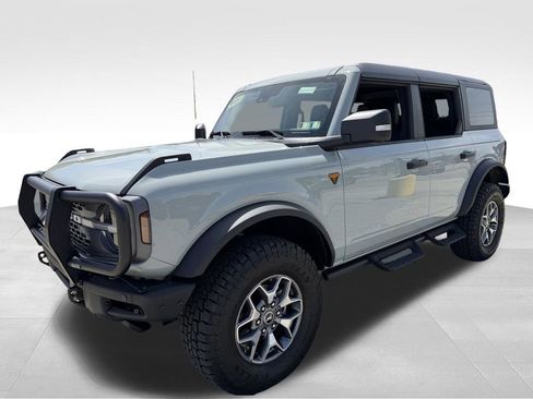 Used 2024 Ford Bronco Badlands AWD/4WD image 4