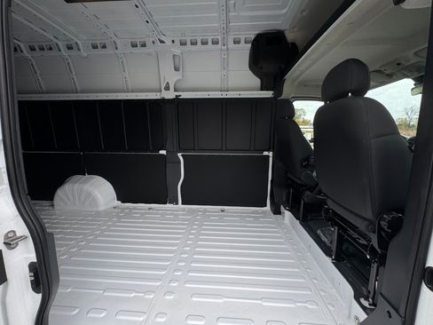 Used 2025 RAM ProMaster 3500 w/ Roll-Up Rear Door Package FWD image 34
