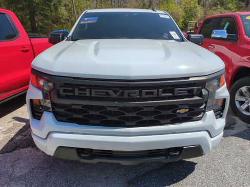 Used 2022 Chevrolet Silverado 1500 Custom image 2