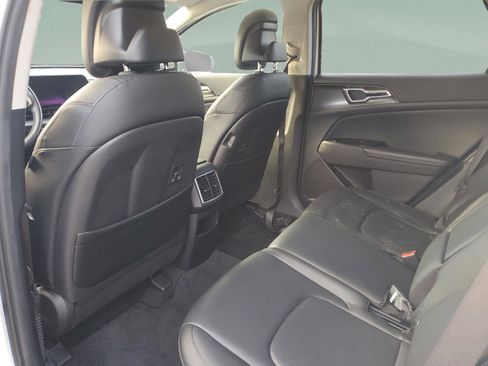 Certified 2023 Kia Sportage EX FWD image 6