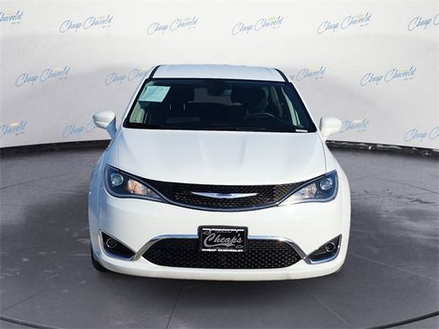 Used 2020 Chrysler Pacifica Touring image 8