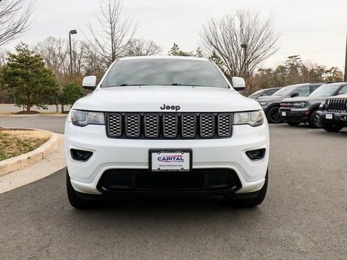 Used 2020 Jeep Grand Cherokee Altitude image 2