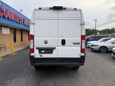 Used 2021 RAM ProMaster 2500 w/ Convenience Group FWD image 6