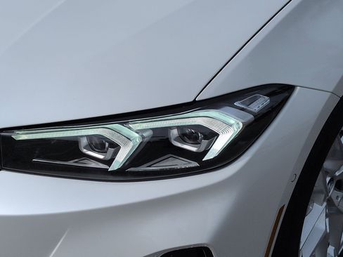 Used 2025 BMW 330i 330i w/ Convenience Package image 6