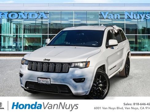 Used 2018 Jeep Grand Cherokee Altitude image 1