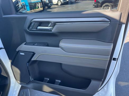 Used 2024 Chevrolet Silverado 1500 ZR2 image 29