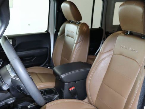 Used 2023 Jeep Wrangler Unlimited Sahara AWD/4WD image 22