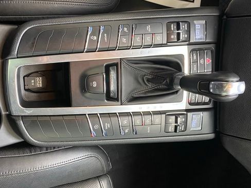 Used 2016 Porsche Macan S image 24