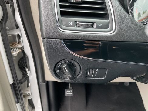 Used 2019 Dodge Grand Caravan SXT image 14