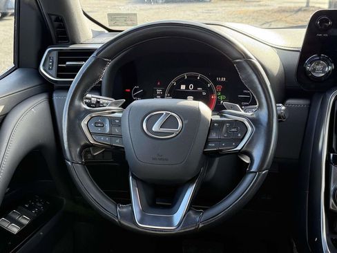 Used 2023 Lexus LX 600 4WD w/ Luxury Package image 9