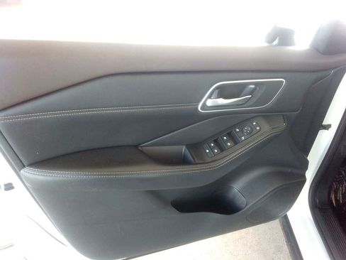 Used 2021 Nissan Rogue SV w/ Premium Package image 22