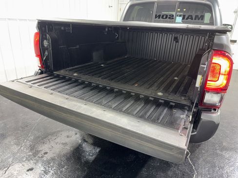 Used 2023 Toyota Tacoma SR AWD/4WD image 33