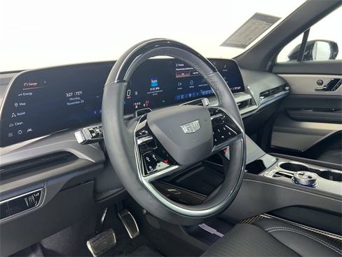 Used 2026 Cadillac Vistiq Luxury image 36