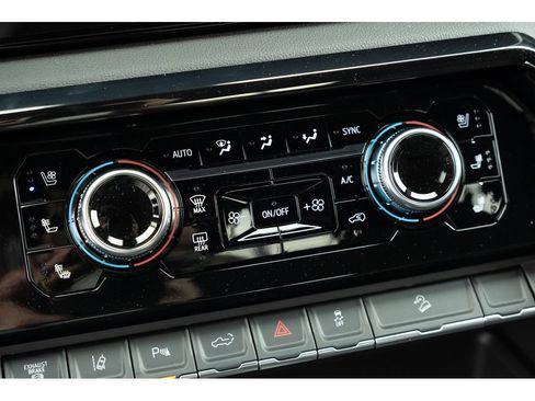 New 2026 GMC Sierra 2500 AT4 w/ AT4 Premium Plus Package AWD/4WD image 30