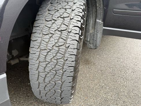 Used 2014 Chevrolet Traverse LT w/ LPO, 'HIT The Road' Package image 31