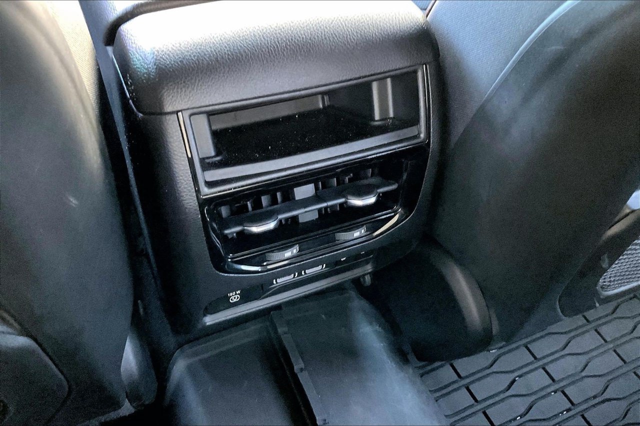Certified 2022 Jeep Grand Cherokee Trailhawk w/ Luxury Tech Group III AWD/4WD image 17